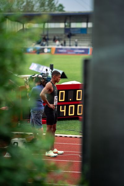 Malik Diakite (Hannover 96) beim 400m Start am 07.05.2022 beim Stadtwerke Ratingen Mehrkampf-Meeting 2022 in Ratingen